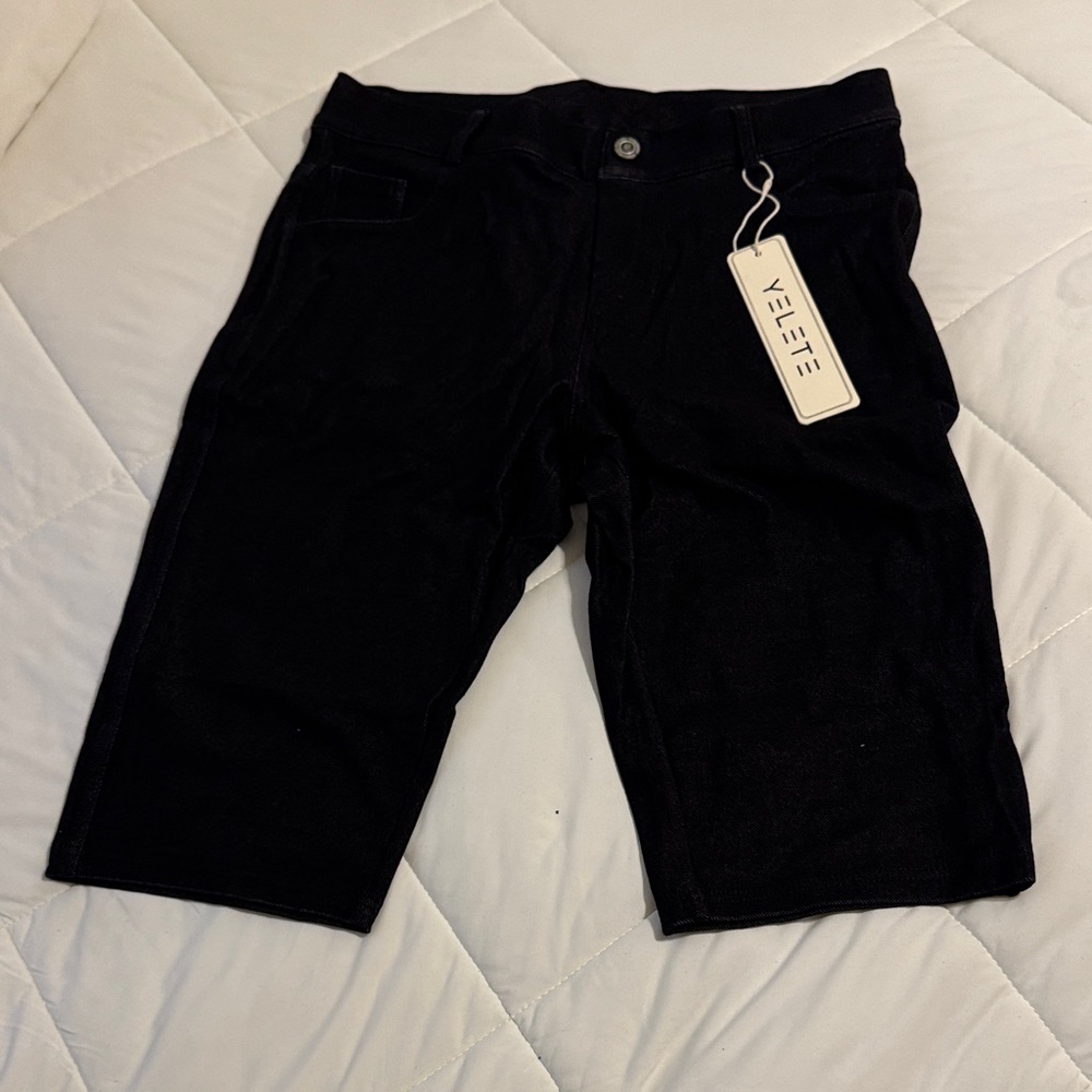 Yelete Black Women's Shorts Bermudas